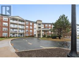 211 52 Whitehall Crescent