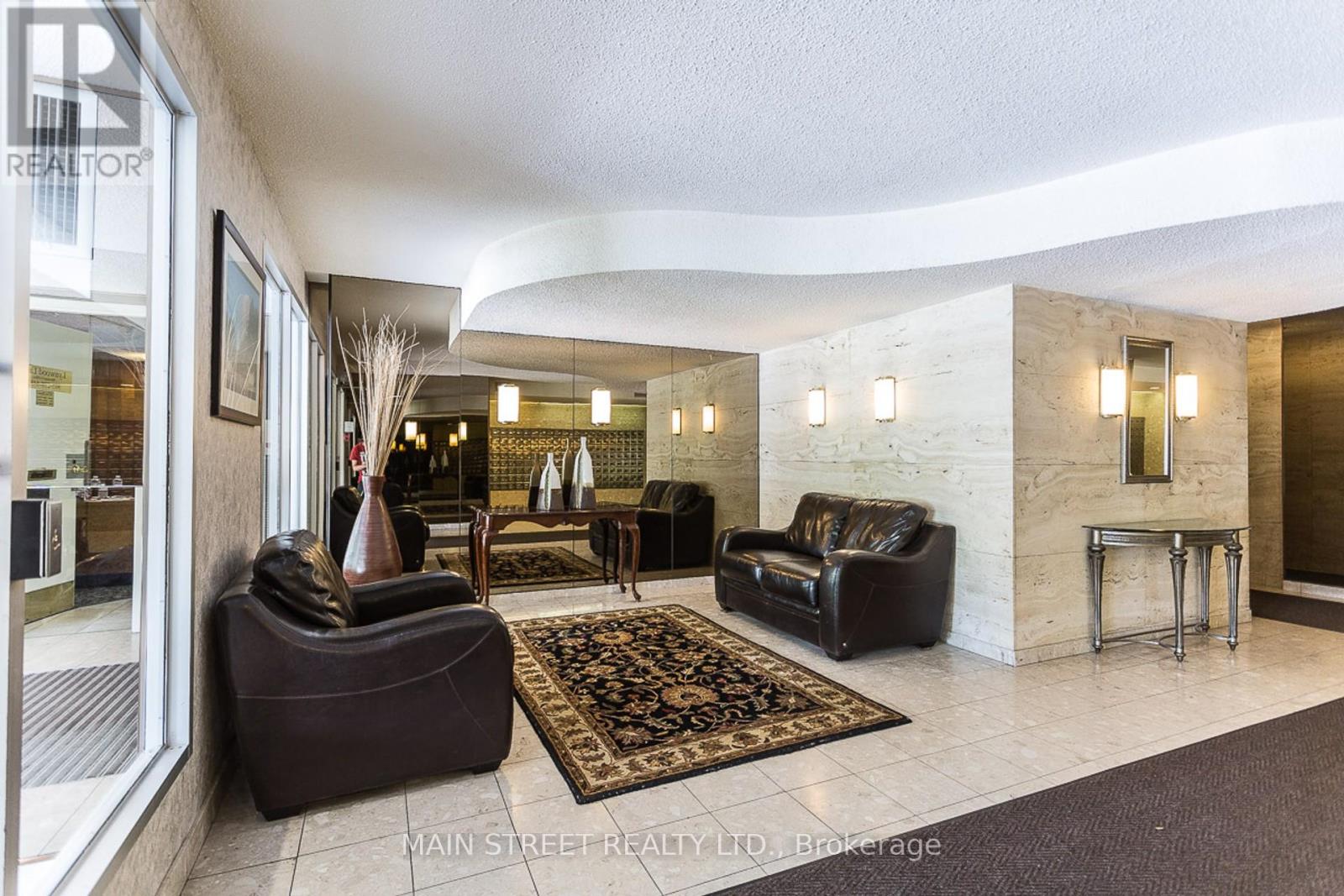 2502 - 3100 Kirwin Avenue, Mississauga, Ontario  L5A 3S6 - Photo 2 - W12544748