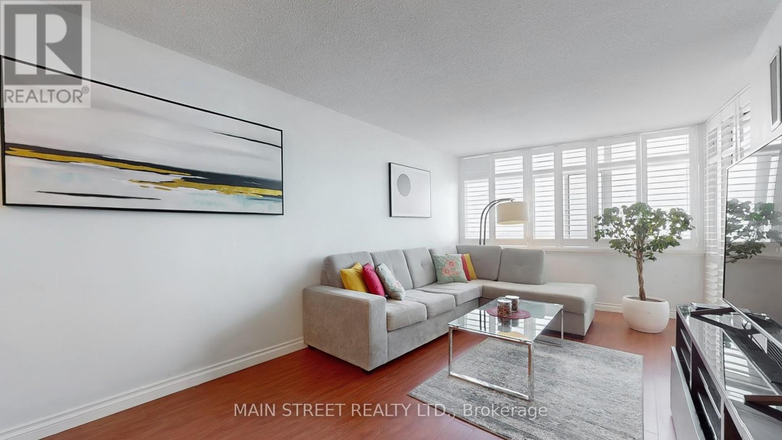 2502 - 3100 Kirwin Avenue, Mississauga, Ontario  L5A 3S6 - Photo 3 - W12544748