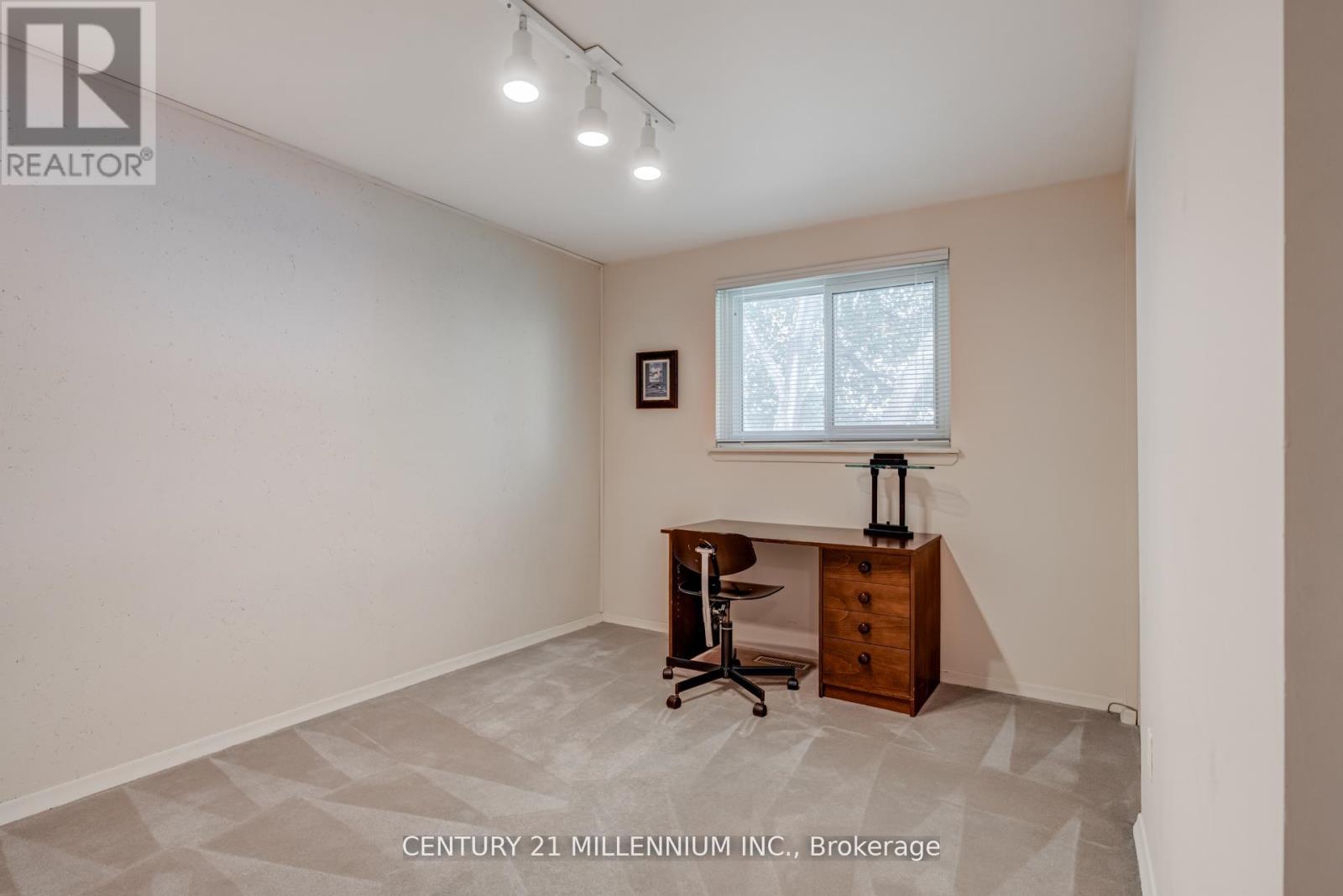 33 Trotters Lane, Brampton, Ontario  L6Y 1B5 - Photo 18 - W12544790