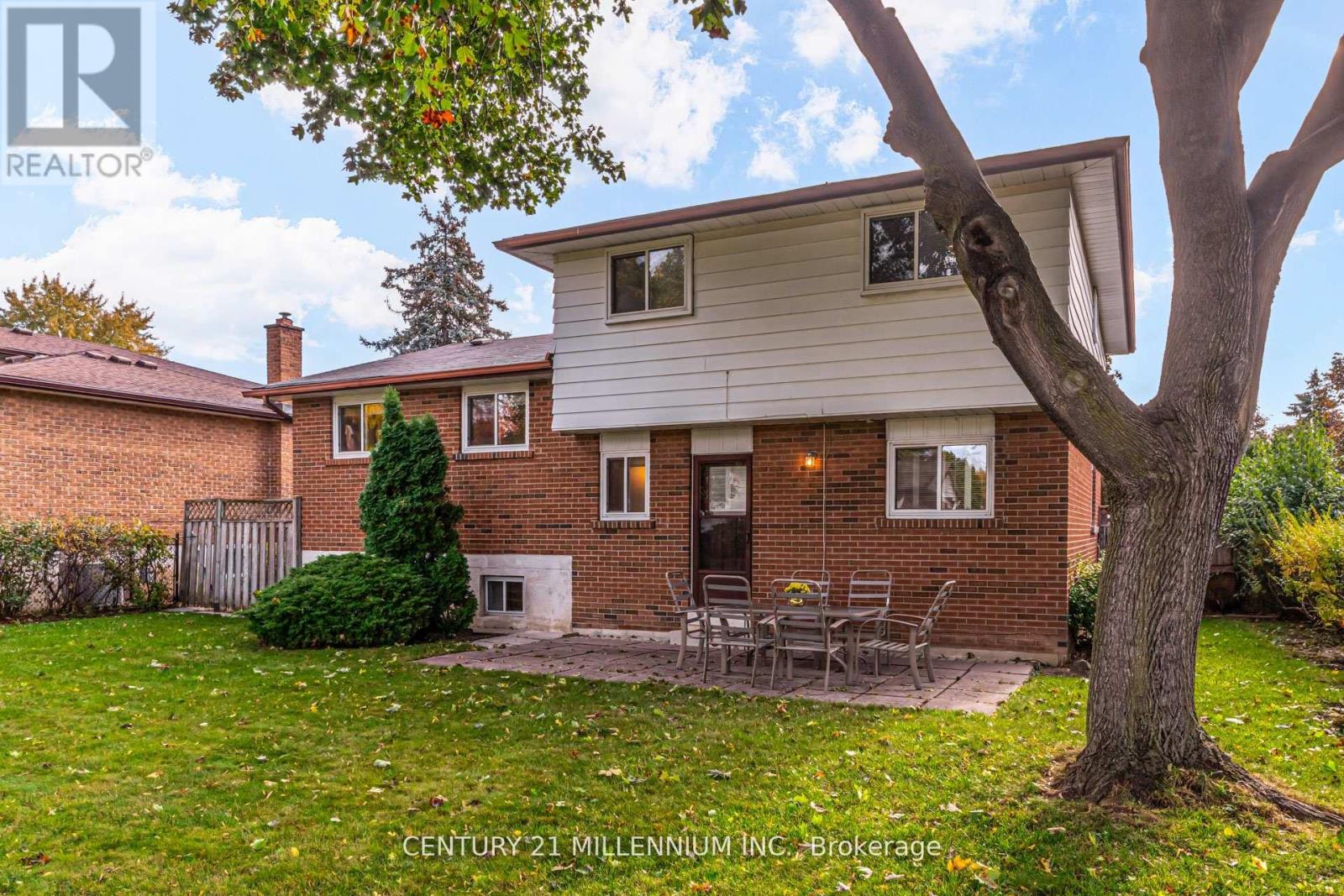 33 Trotters Lane, Brampton, Ontario  L6Y 1B5 - Photo 23 - W12544790