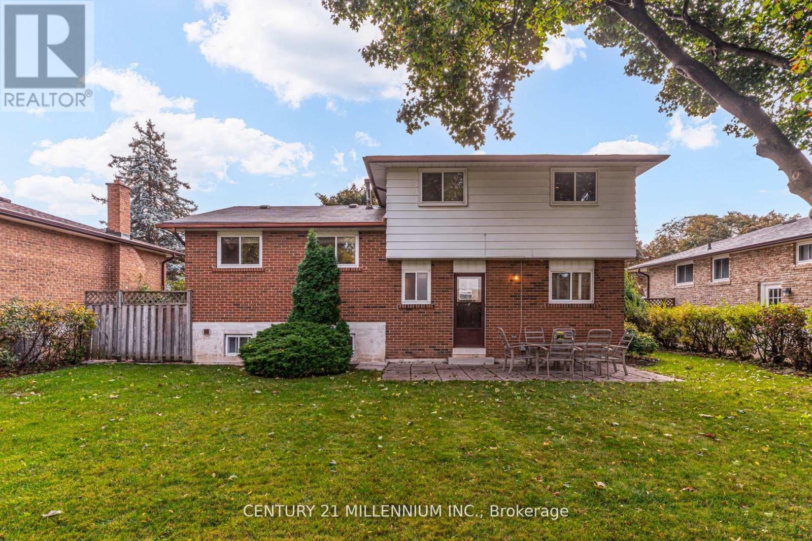 33 Trotters Lane, Brampton, Ontario  L6Y 1B5 - Photo 27 - W12544790