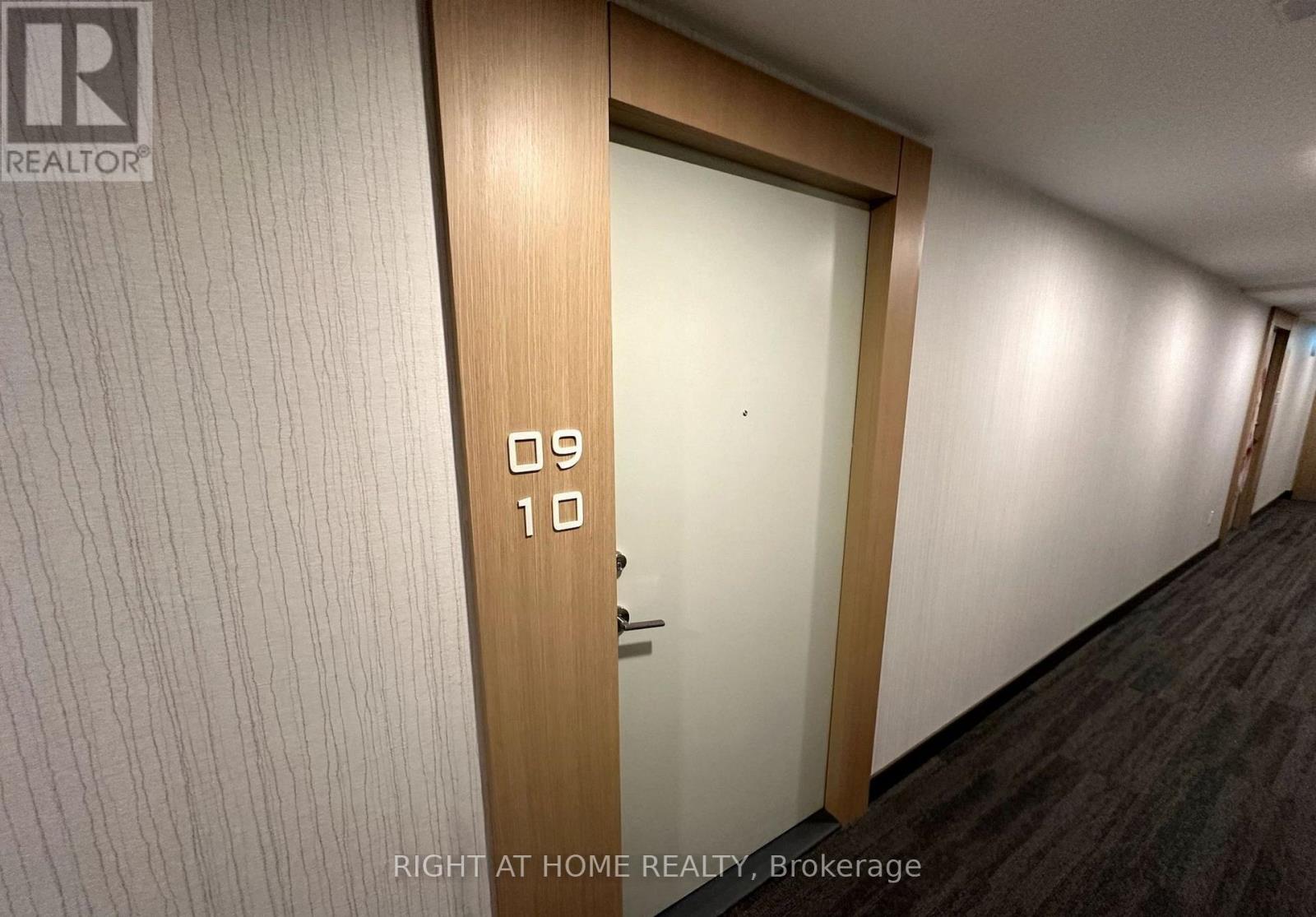 910 - 1100 Sheppard Avenue W, Toronto, Ontario  M3K 0E4 - Photo 2 - W12544812