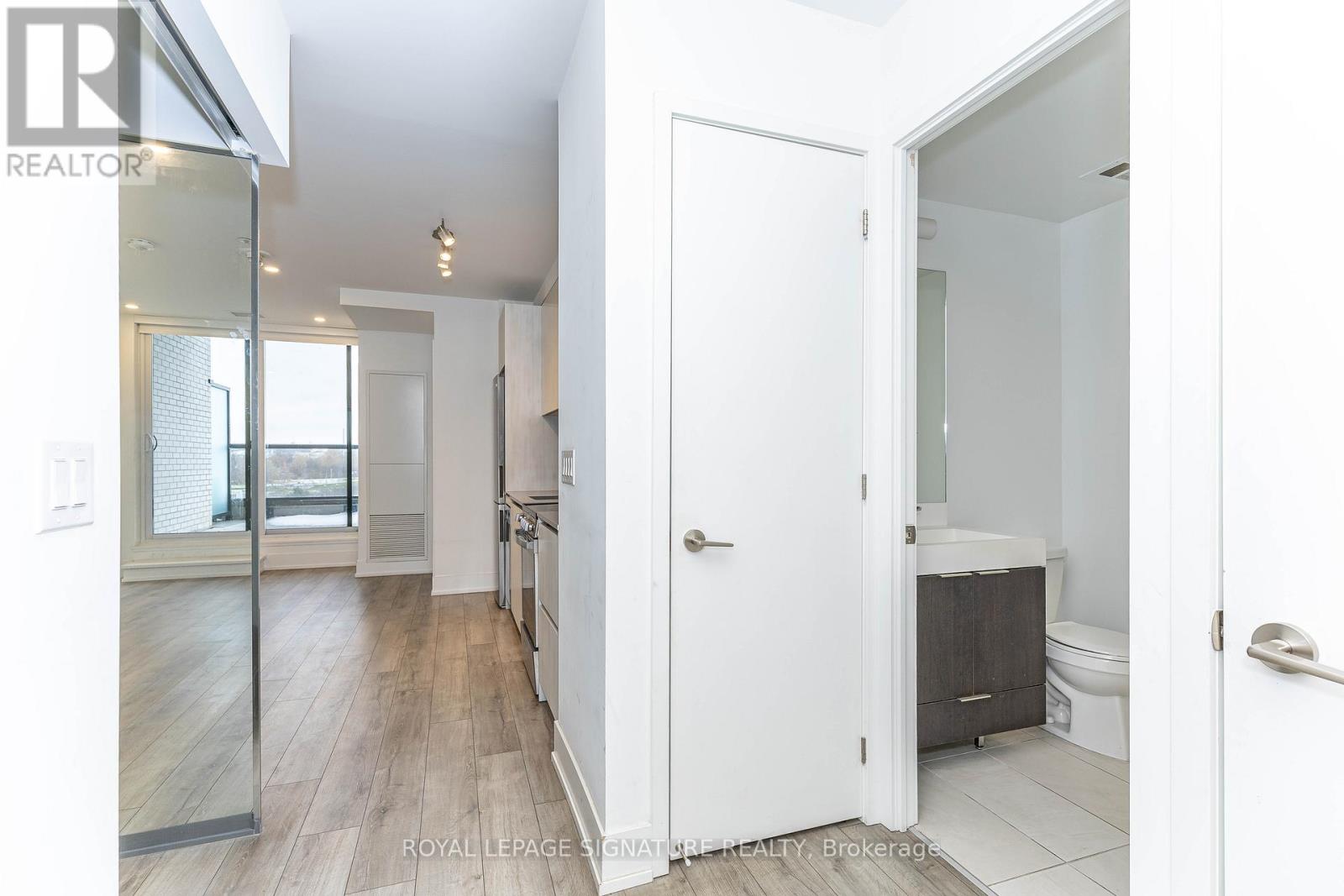 708 - 3100 Keele Street, Toronto, Ontario  M3M 0E1 - Photo 7 - W12544824