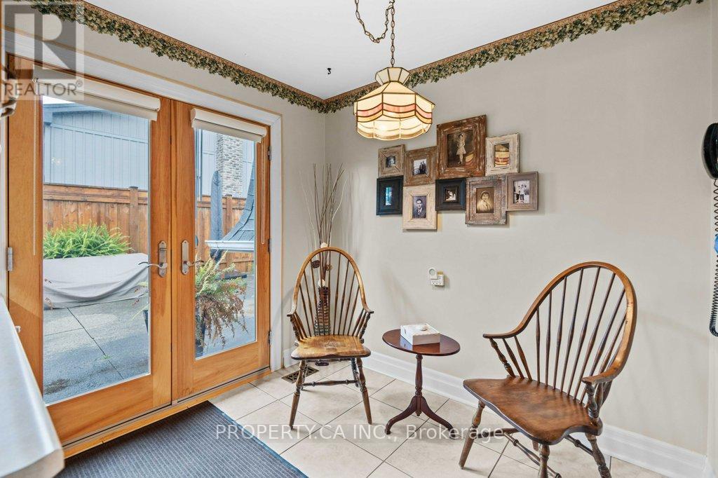 4367 Kerry Drive, Burlington, Ontario  L7L 1W2 - Photo 12 - W12544870