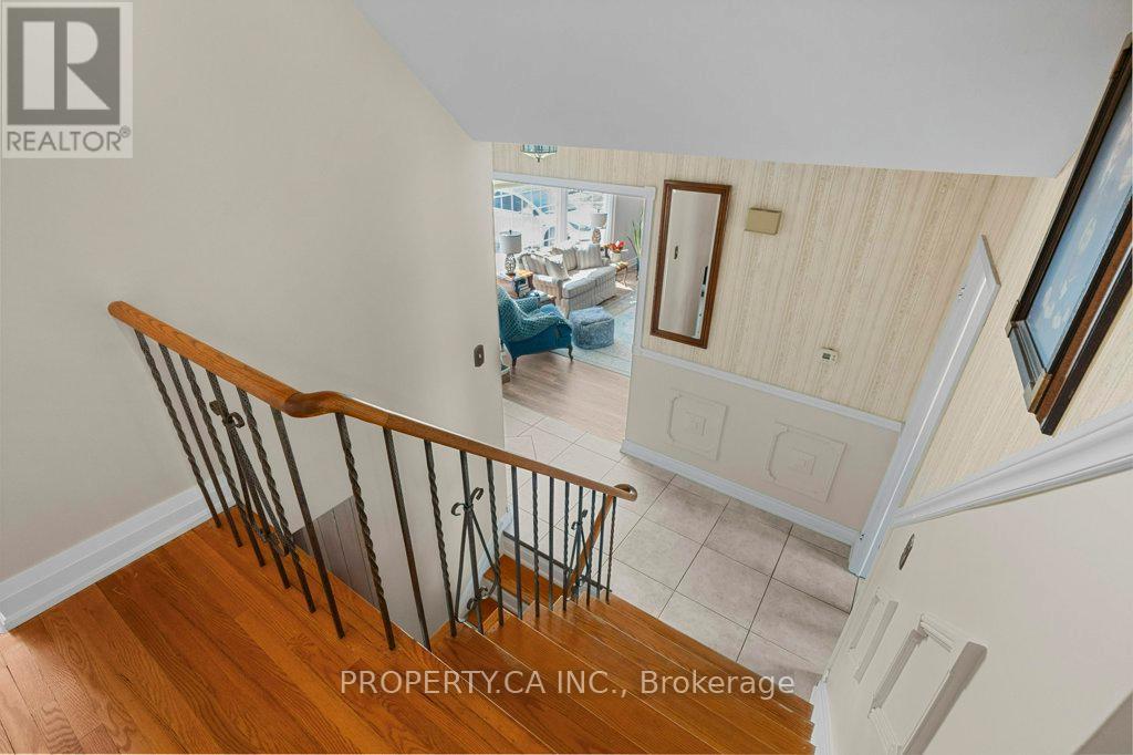 4367 Kerry Drive, Burlington, Ontario  L7L 1W2 - Photo 18 - W12544870