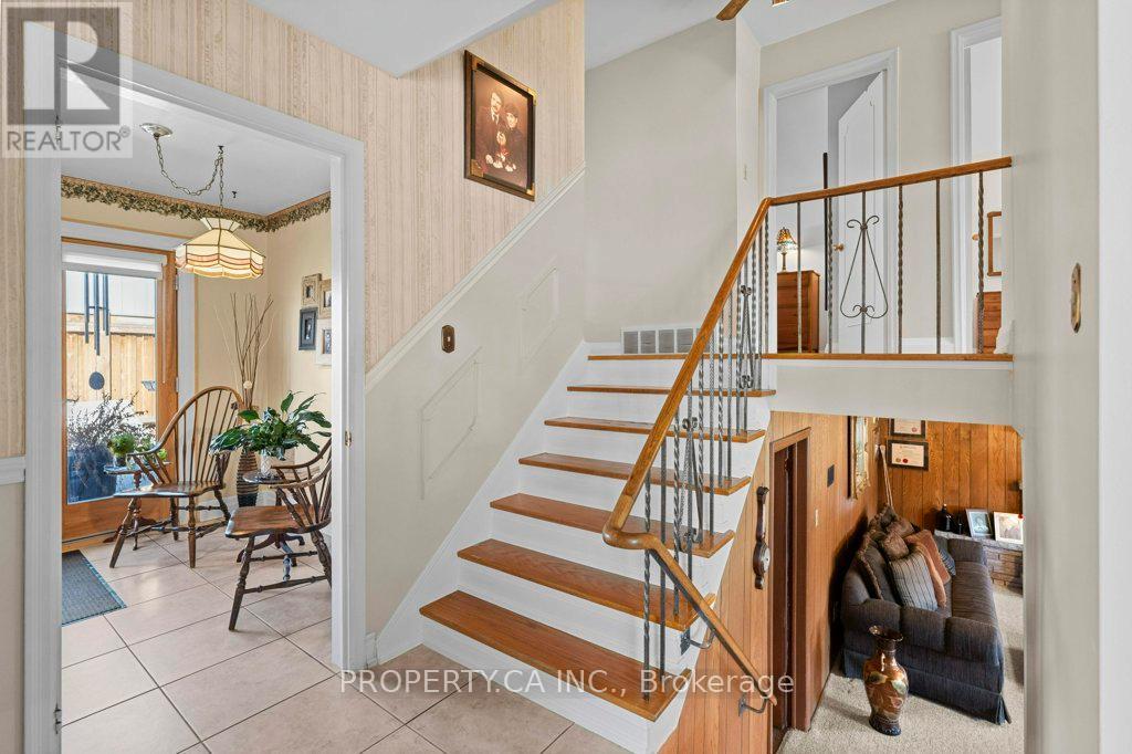 4367 Kerry Drive, Burlington, Ontario  L7L 1W2 - Photo 19 - W12544870