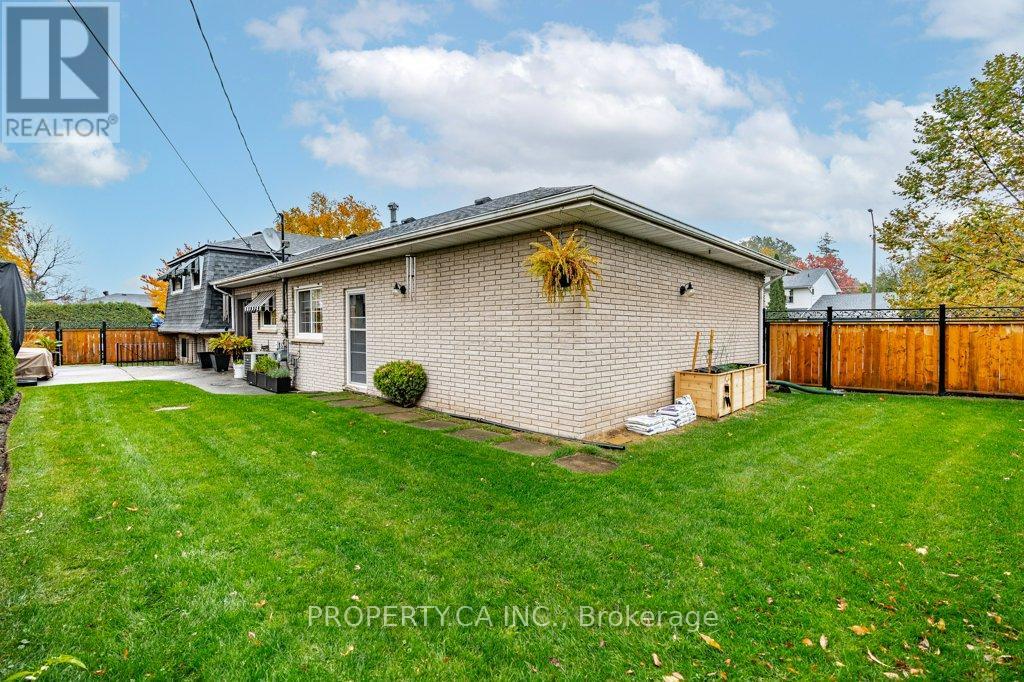 4367 Kerry Drive, Burlington, Ontario  L7L 1W2 - Photo 26 - W12544870