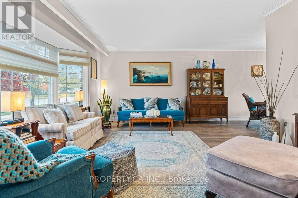 4367 Kerry Drive, Burlington, Ontario  L7L 1W2 - Photo 6 - W12544870