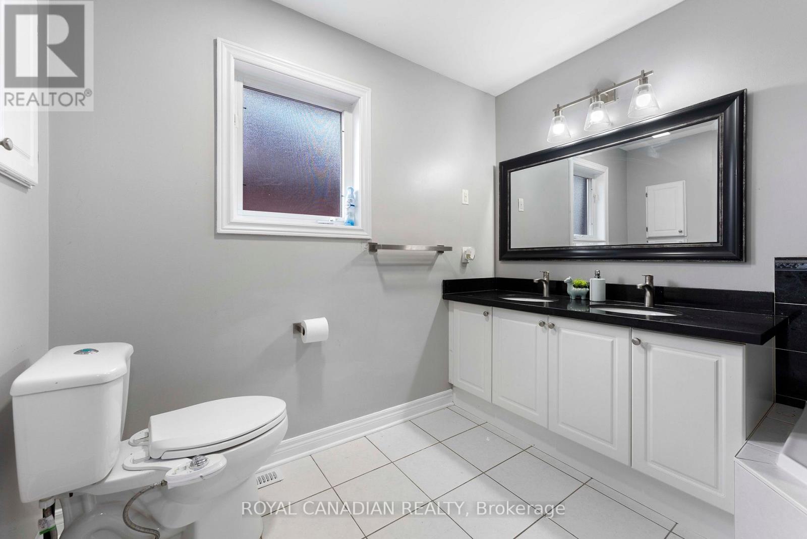 88 Olde Town Road, Brampton, Ontario  L6X 4X9 - Photo 22 - W12544874