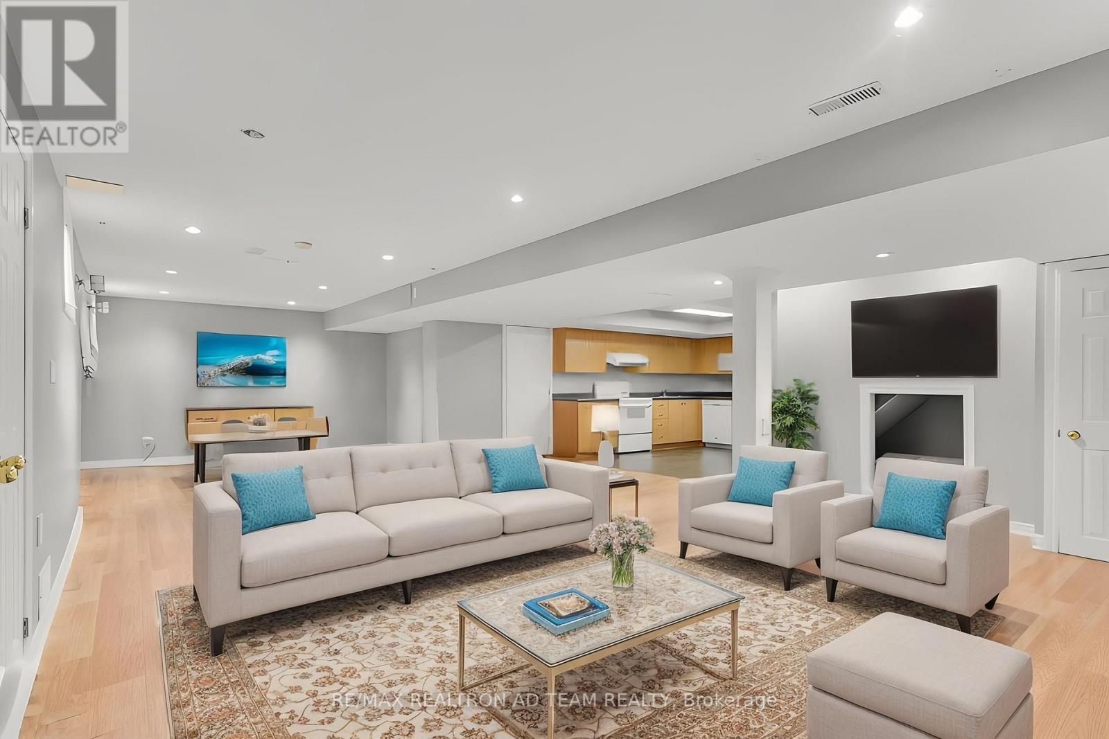 498 Tremblant Court, Mississauga, Ontario  L5W 1P4 - Photo 35 - W12544894