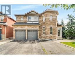 498 TREMBLANT COURT, Mississauga, Ontario