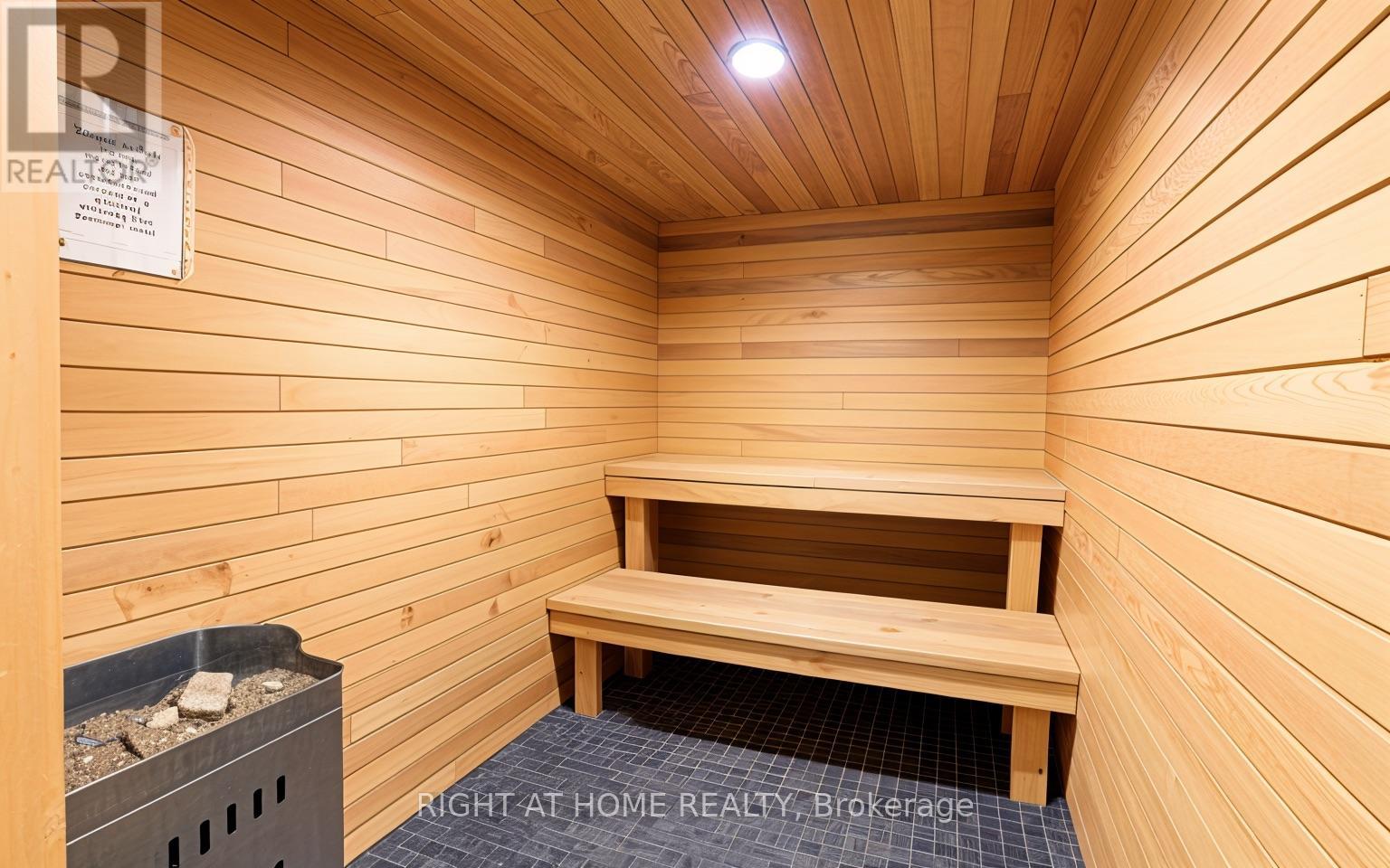 201 - 350 Webb Drive, Mississauga, Ontario  L5B 3W4 - Photo 19 - W12544896