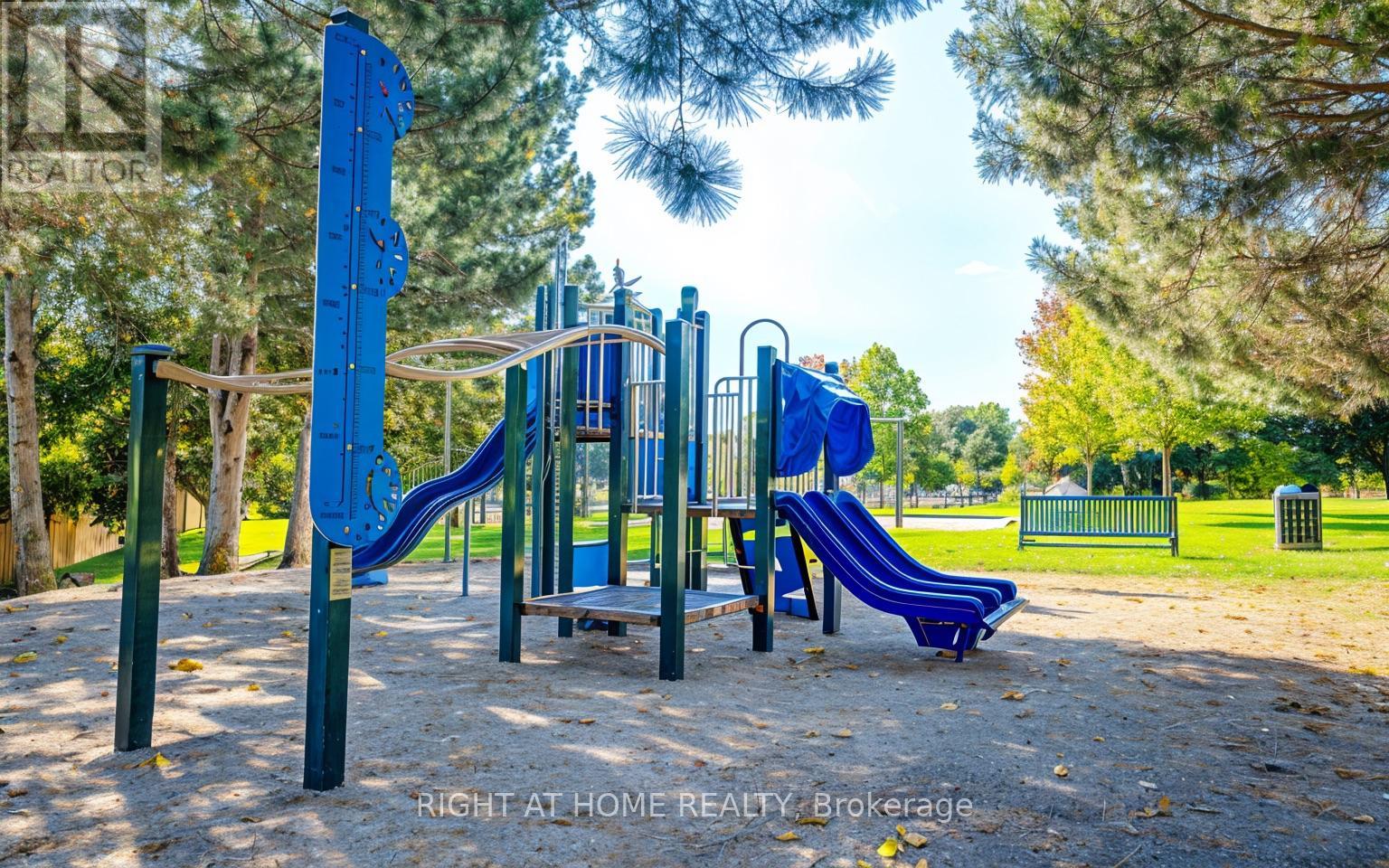 201 - 350 Webb Drive, Mississauga, Ontario  L5B 3W4 - Photo 20 - W12544896