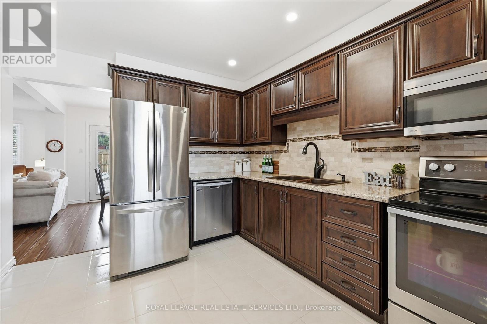 26 - 1580 Lancaster Drive, Oakville, Ontario  L6H 2Z5 - Photo 21 - W12544984