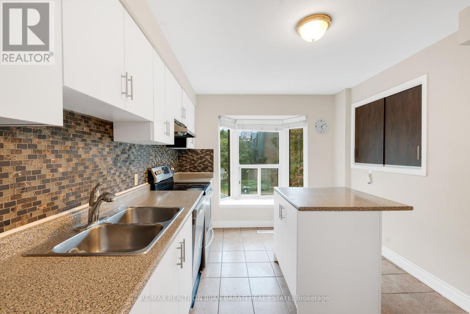 105 Gypsy Roseway, Toronto, Ontario  M2N 5Z1 - Photo 13 - C12544990