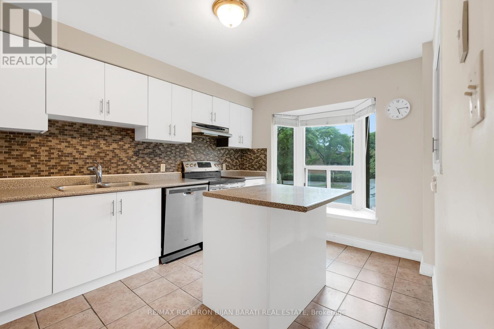 105 Gypsy Roseway, Toronto, Ontario  M2N 5Z1 - Photo 14 - C12544990