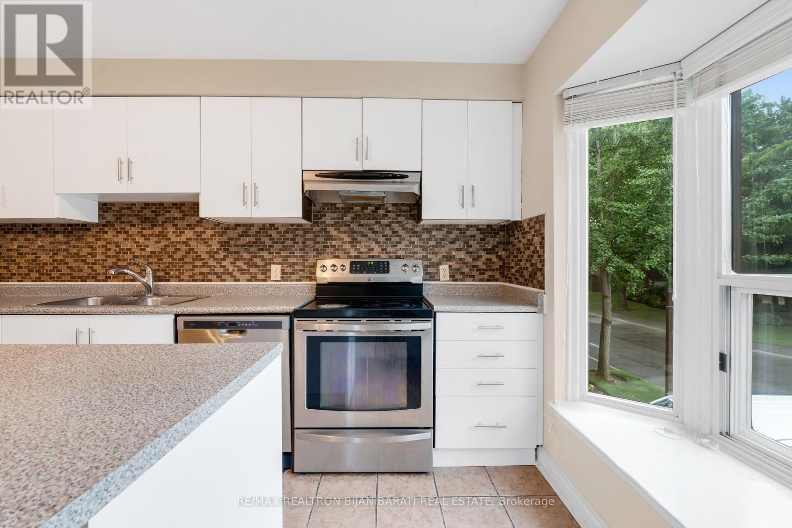 105 Gypsy Roseway, Toronto, Ontario  M2N 5Z1 - Photo 16 - C12544990