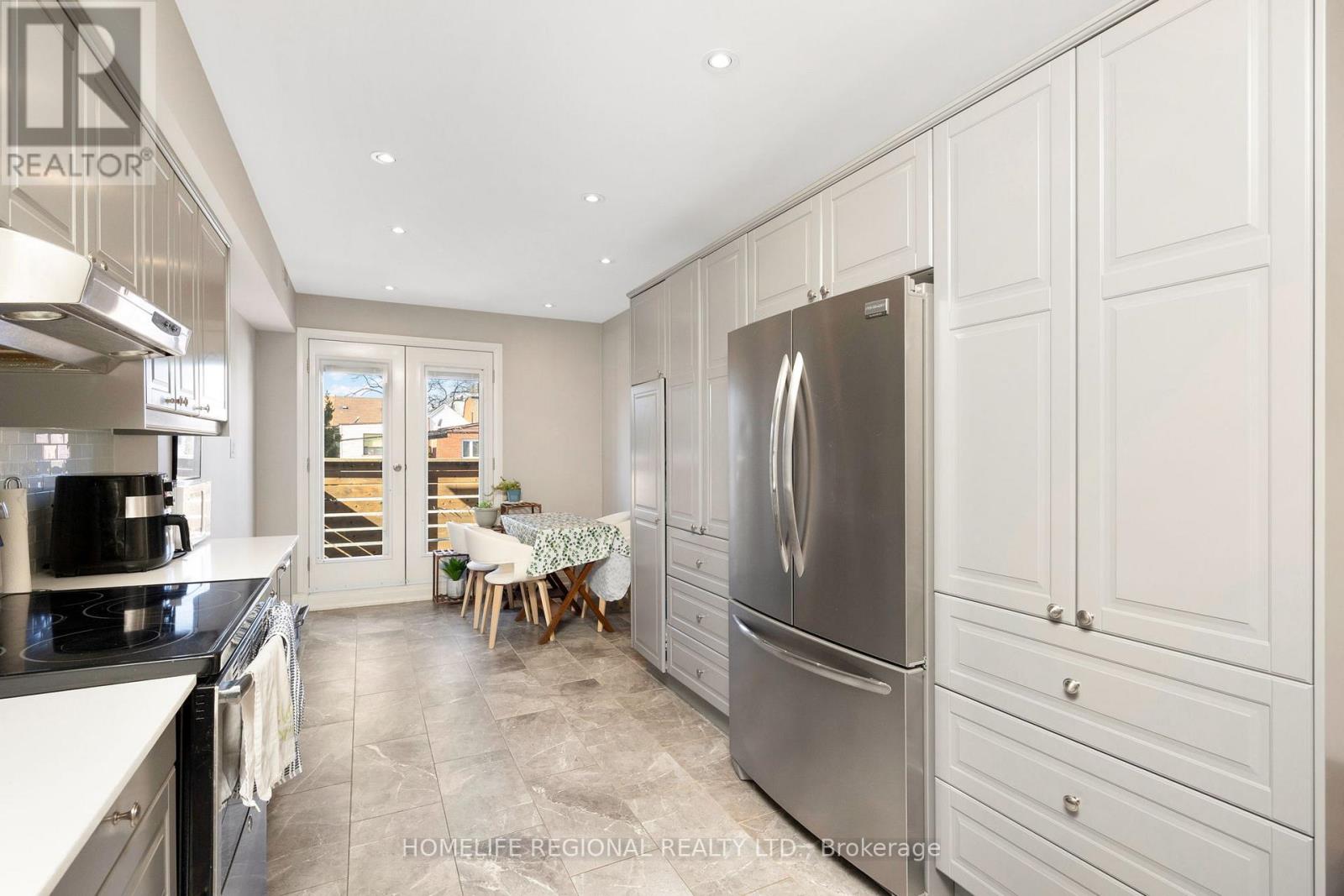 204 Roxton Road, Toronto, Ontario  M6J 2Y5 - Photo 16 - C12545012