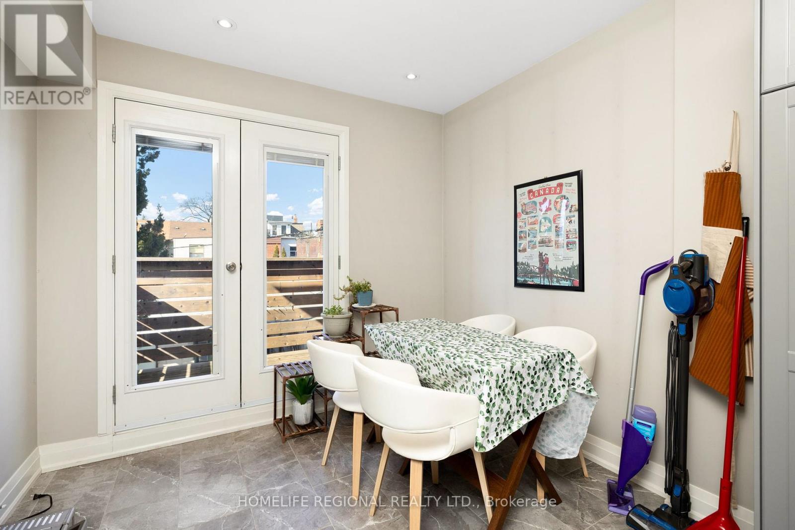 204 Roxton Road, Toronto, Ontario  M6J 2Y5 - Photo 19 - C12545012