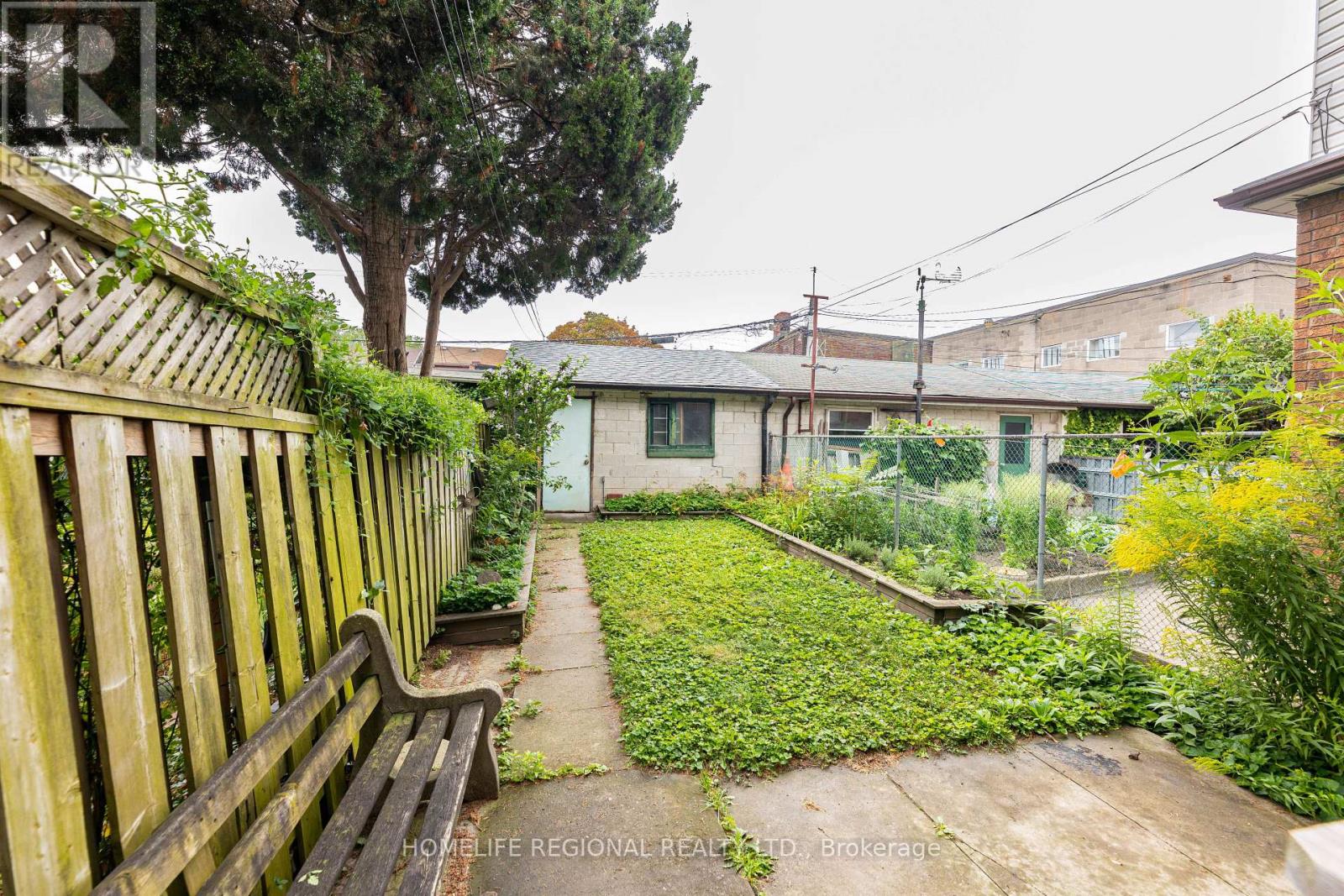 204 Roxton Road, Toronto, Ontario  M6J 2Y5 - Photo 41 - C12545012