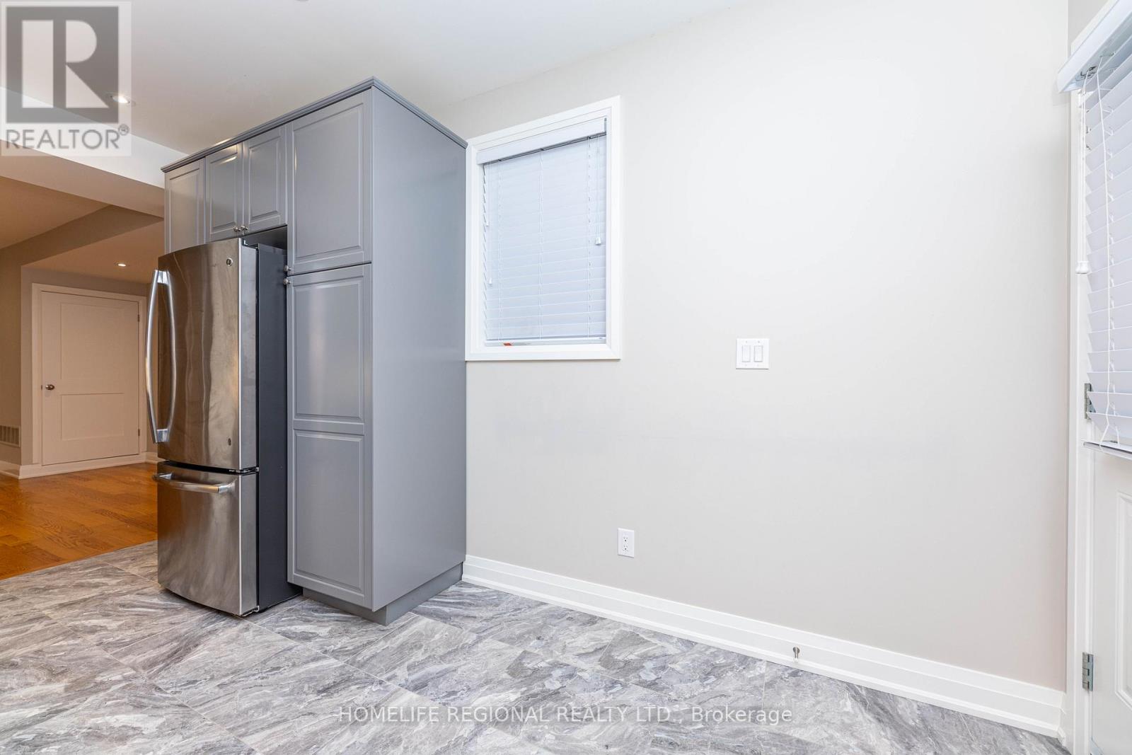 204 Roxton Road, Toronto, Ontario  M6J 2Y5 - Photo 6 - C12545012