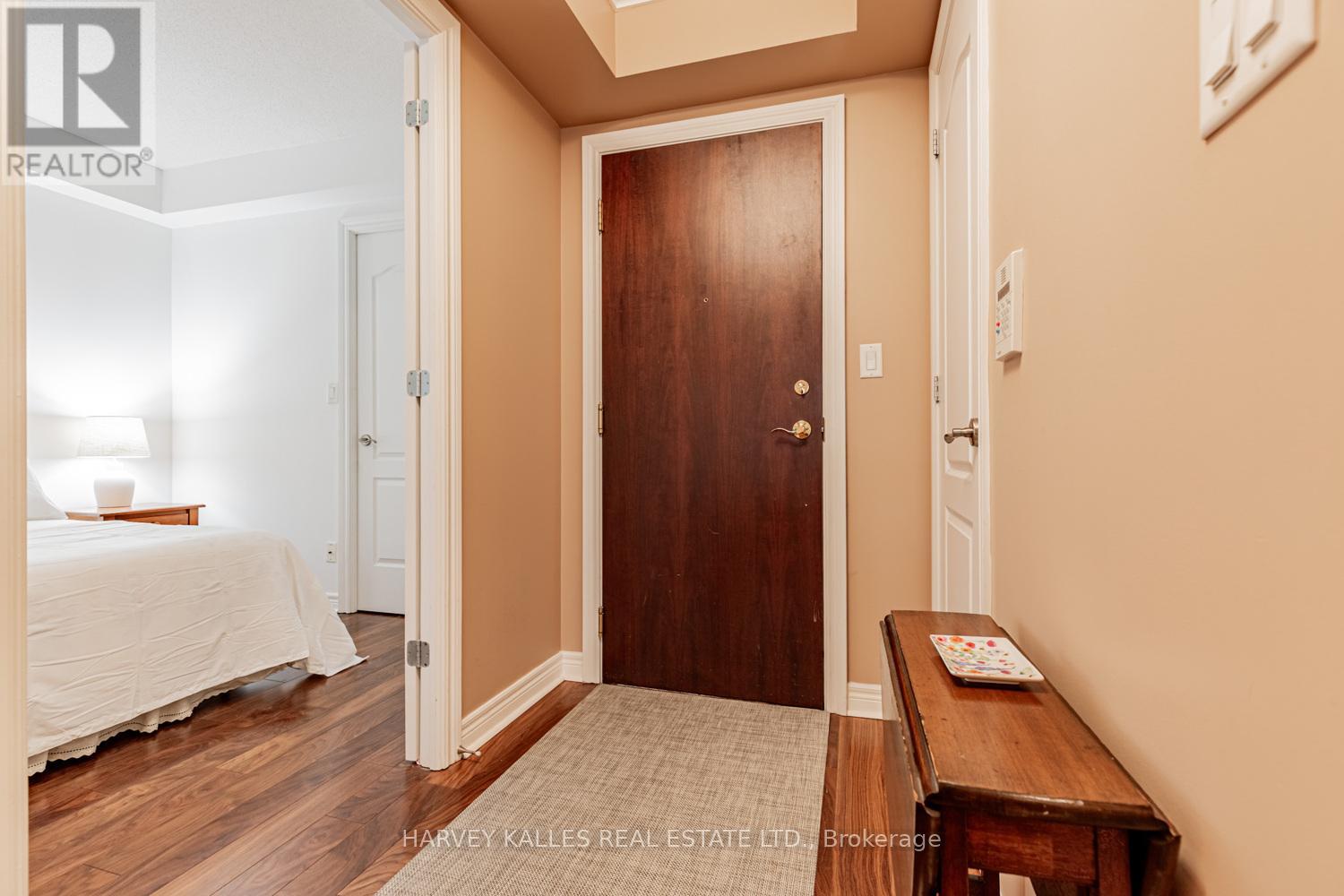 623 - 38 William Carson Crescent, Toronto, Ontario  M2P 2H2 - Photo 3 - C12545084