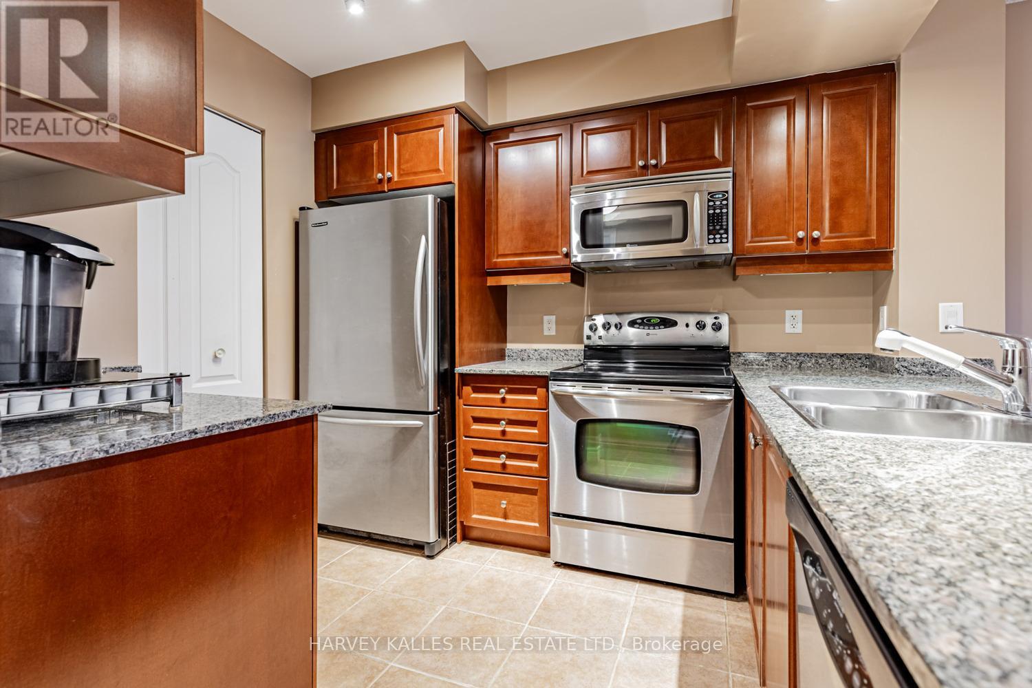 623 - 38 William Carson Crescent, Toronto, Ontario  M2P 2H2 - Photo 5 - C12545084