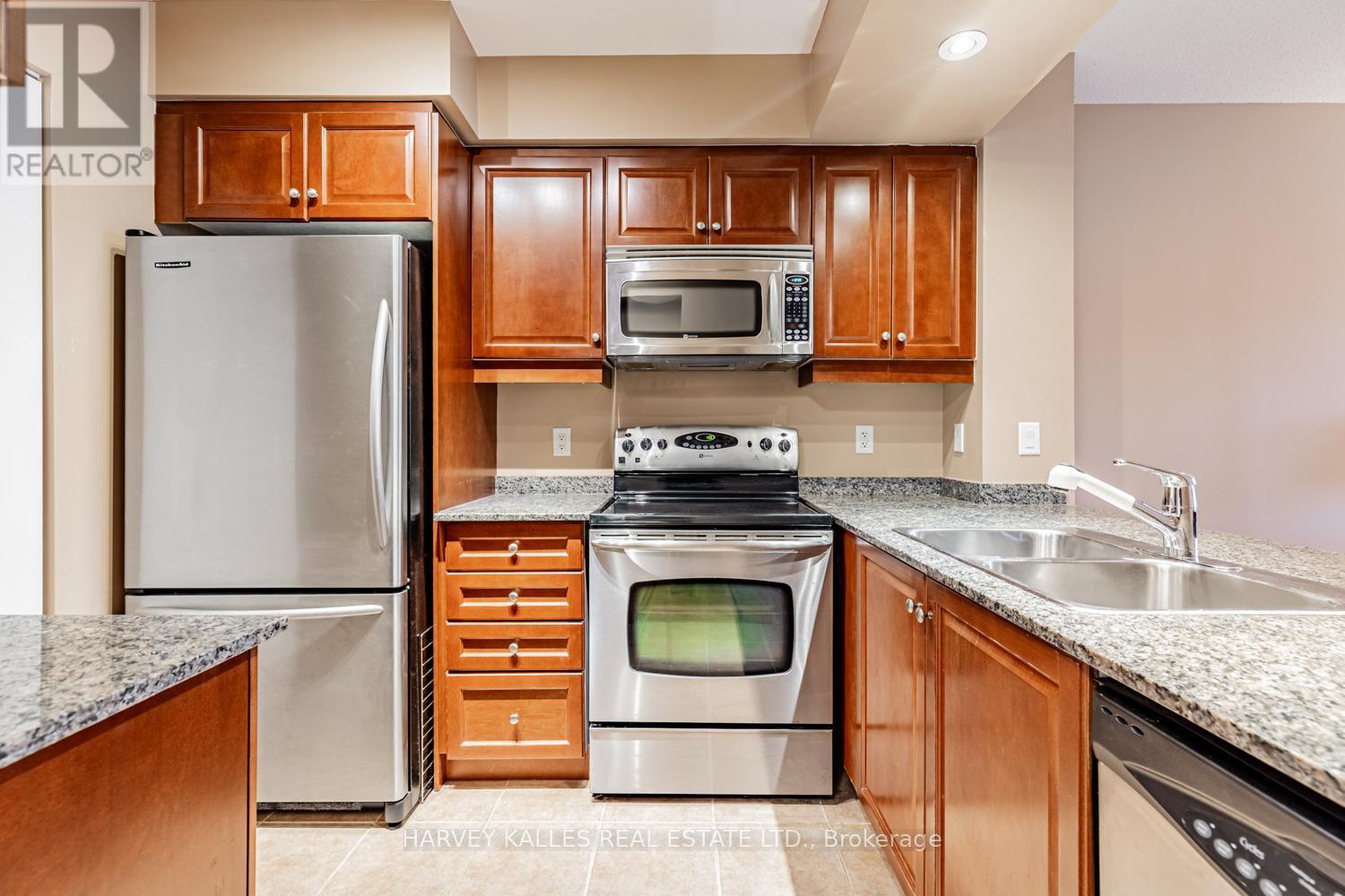 623 - 38 William Carson Crescent, Toronto, Ontario  M2P 2H2 - Photo 6 - C12545084