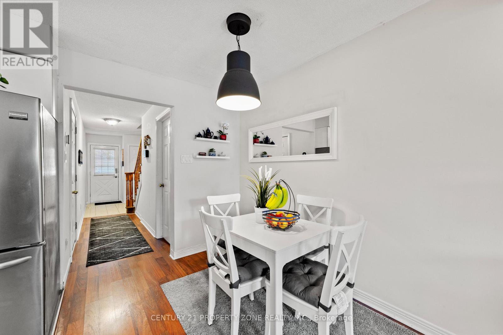 2 - 280 Limeridge Road E, Hamilton, Ontario  L9A 2S7 - Photo 5 - X12536848