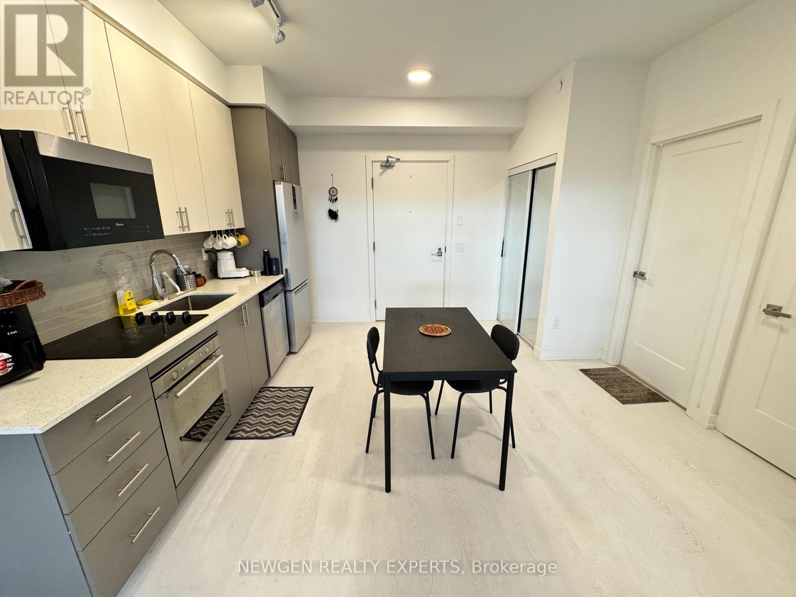 604 - 415 Main Street W, Hamilton, Ontario  L8P 0C9 - Photo 3 - X12544882