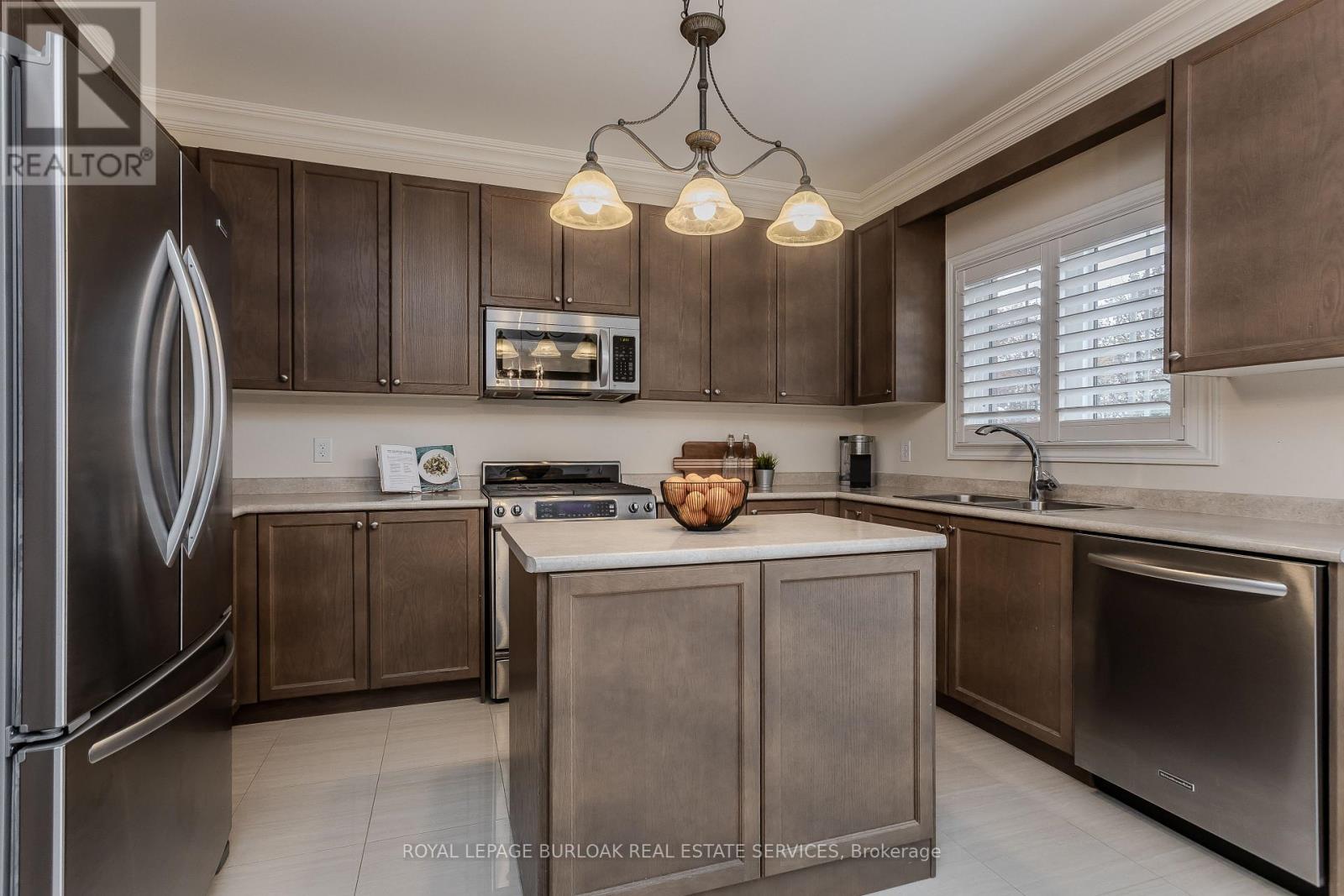 50 Attridge Crescent, Hamilton, Ontario  L8B 0T9 - Photo 9 - X12544884