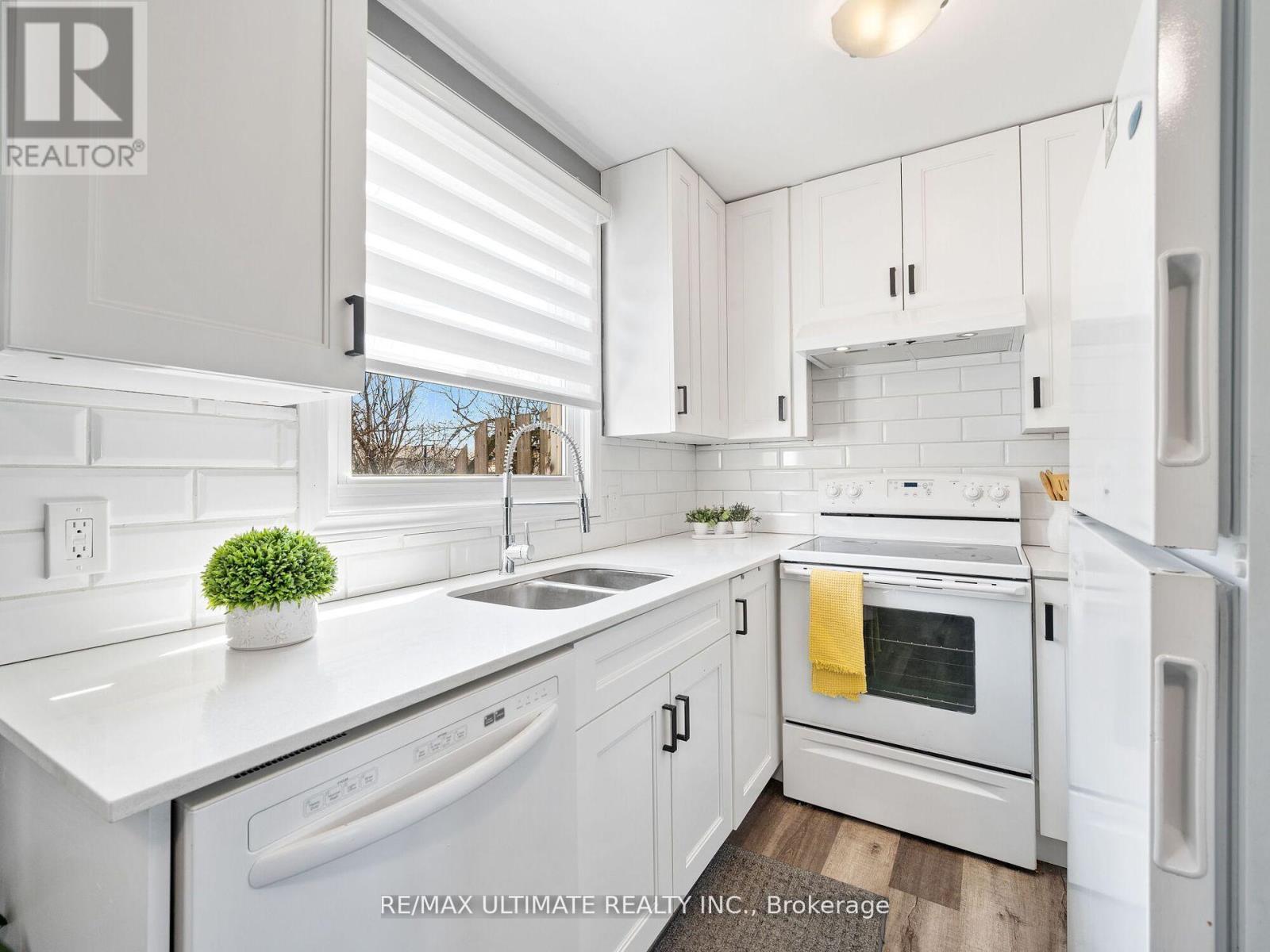 E - 252 Bertie Street, Fort Erie, Ontario  L2A 1Z6 - Photo 14 - X12544922