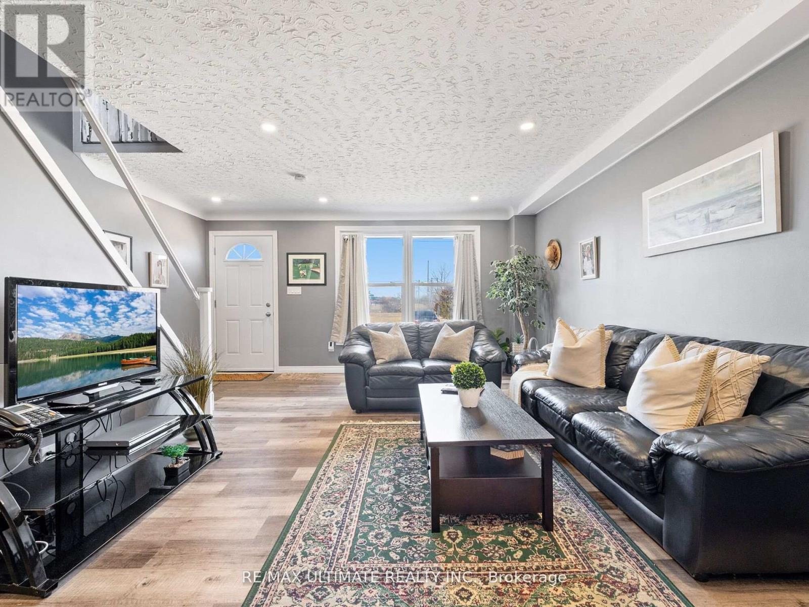 E - 252 Bertie Street, Fort Erie, Ontario  L2A 1Z6 - Photo 6 - X12544922