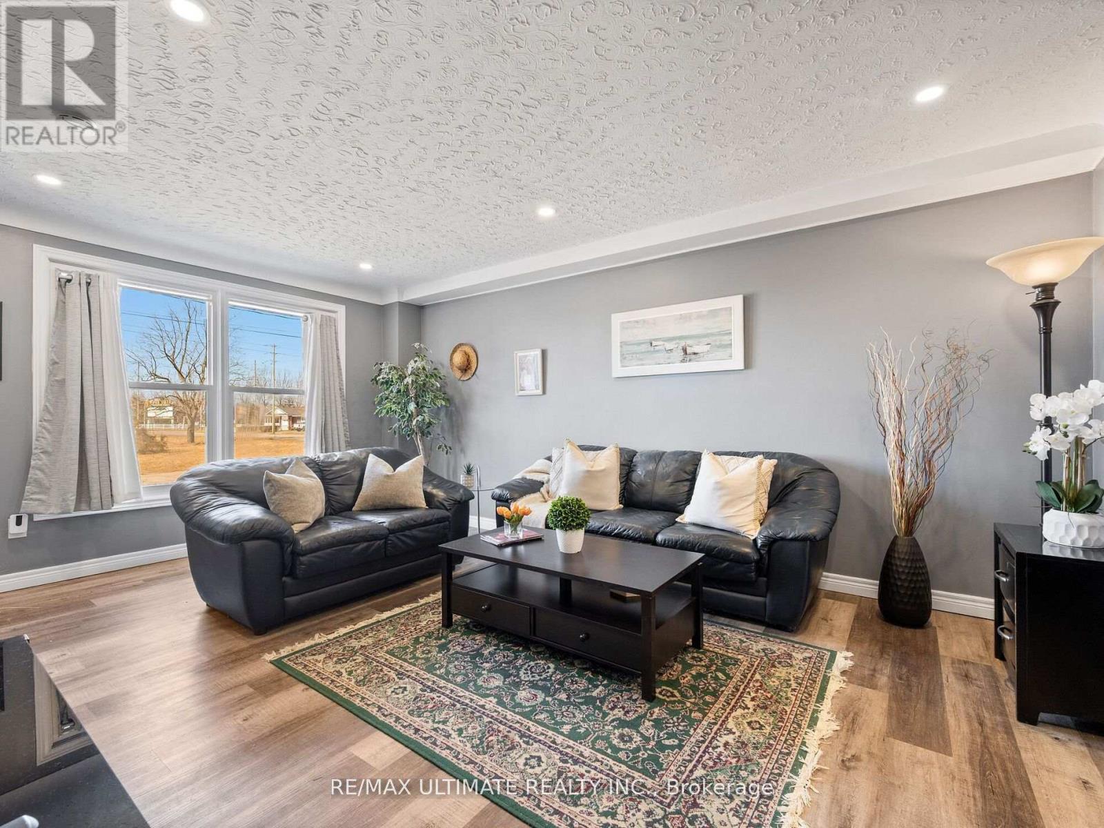 E - 252 Bertie Street, Fort Erie, Ontario  L2A 1Z6 - Photo 7 - X12544922