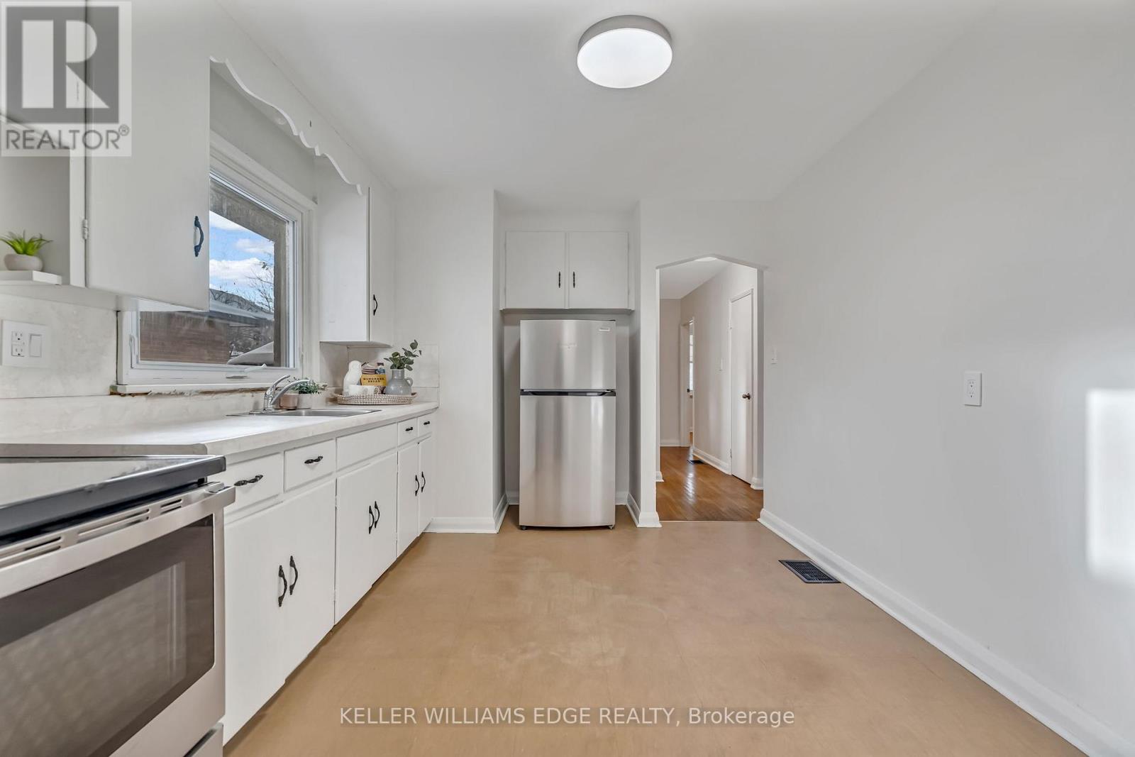 80 East 41st Street, Hamilton, Ontario  L8T 2Z6 - Photo 4 - X12544936