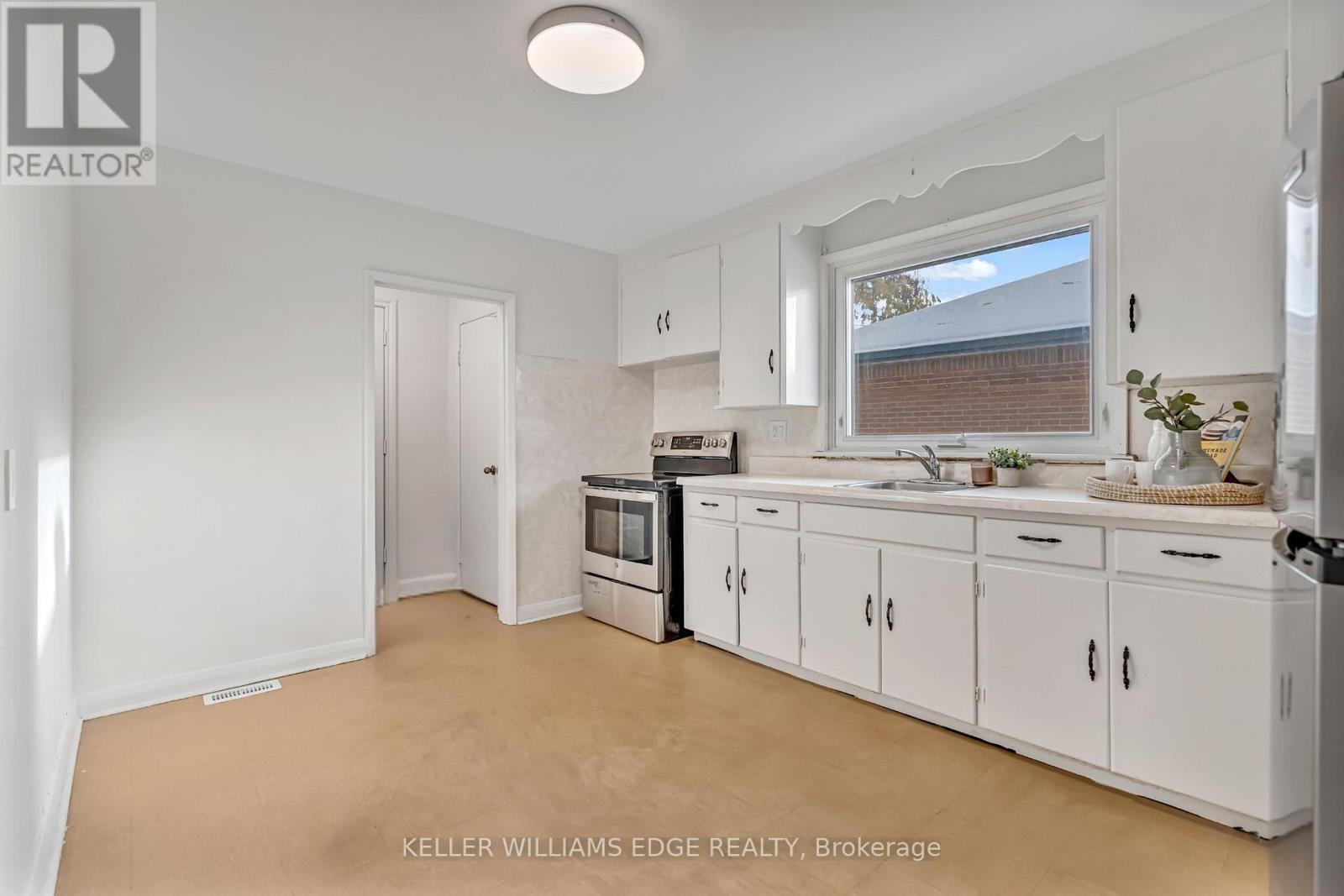 80 East 41st Street, Hamilton, Ontario  L8T 2Z6 - Photo 6 - X12544936