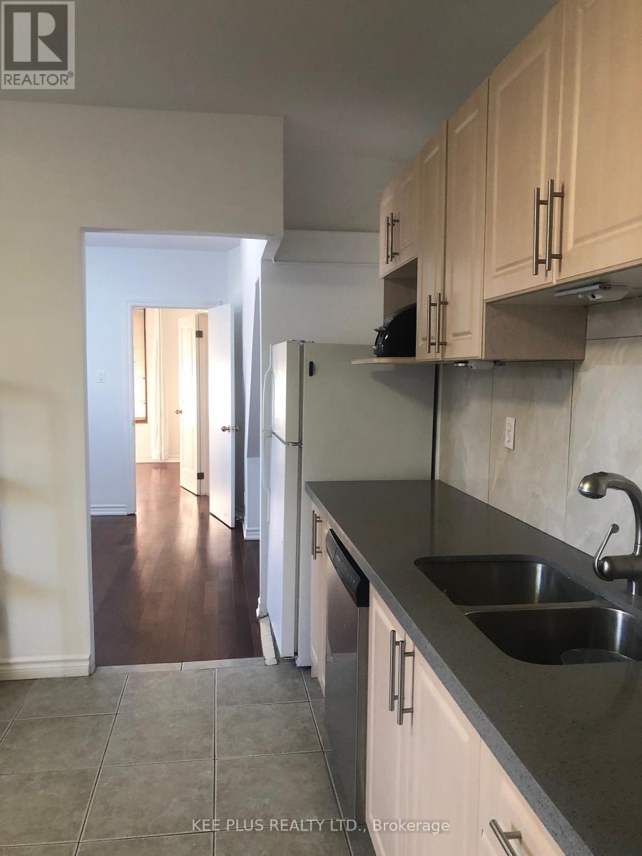 86 Pape Avenue, Toronto, Ontario  M4M 2V6 - Photo 9 - E12545054