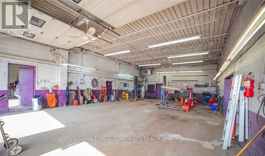 1956 River Road, London East, Ontario N5W 6C2 - Photo 3 - X12534004