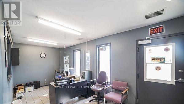 1956 River Road, London East, Ontario N5W 6C2 - Photo 7 - X12534004