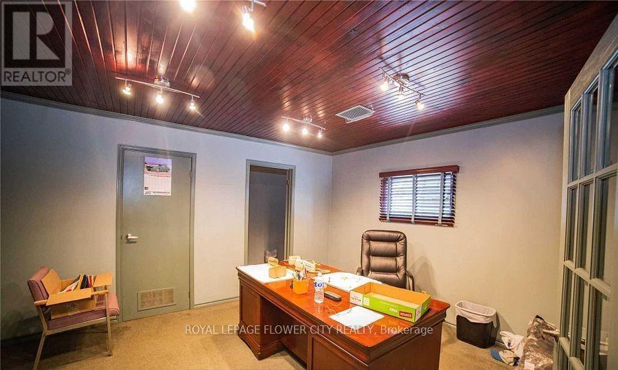 1956 River Road, London East, Ontario N5W 6C2 - Photo 5 - X12534004