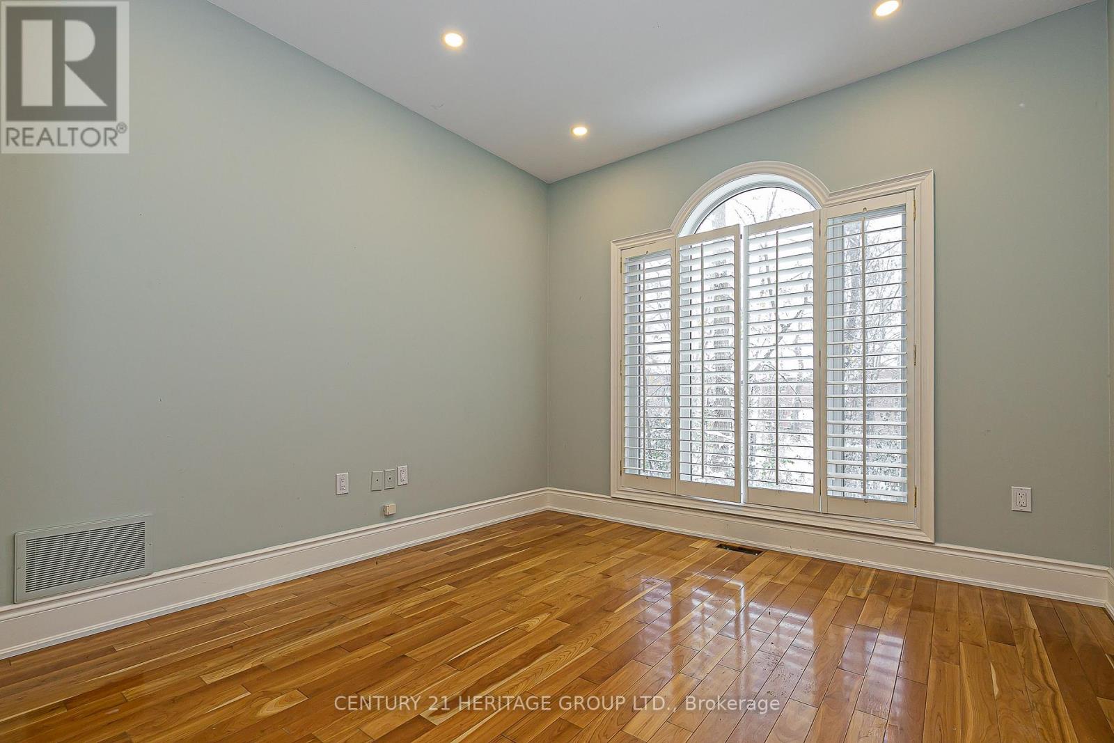 369 Coventry Hill Trail, Newmarket, Ontario  L3X 2A1 - Photo 10 - N12545036