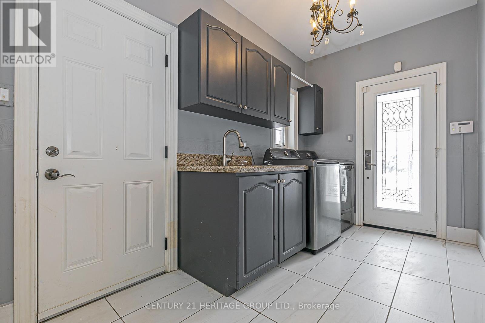 369 Coventry Hill Trail, Newmarket, Ontario  L3X 2A1 - Photo 15 - N12545036