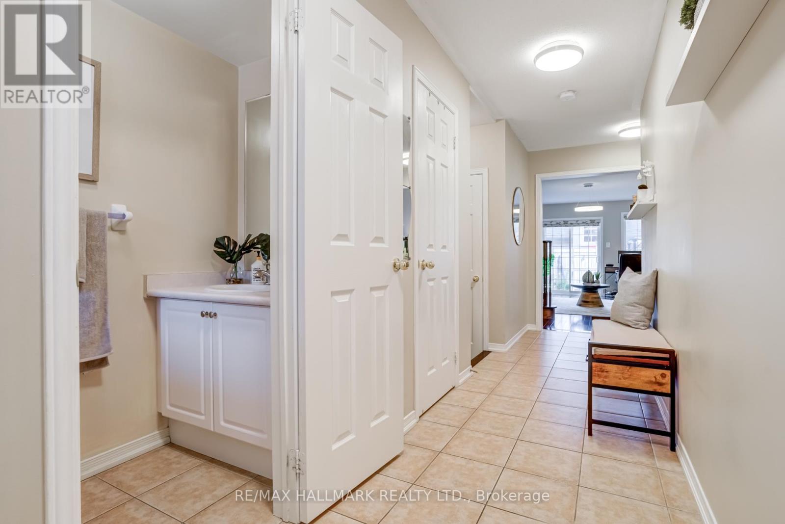 187 Hawkview Boulevard, Vaughan, Ontario  L4H 3S5 - Photo 2 - N12545070