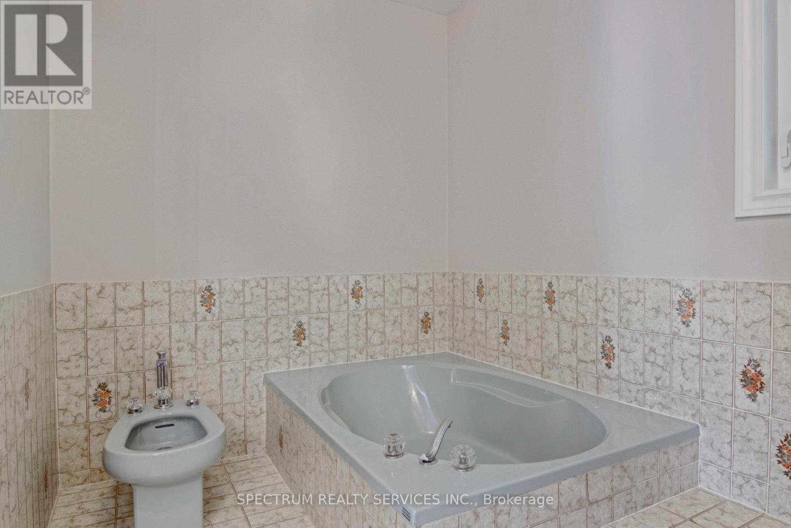 172 Charmaine Road, Vaughan, Ontario  L4L 1K2 - Photo 25 - N12545072