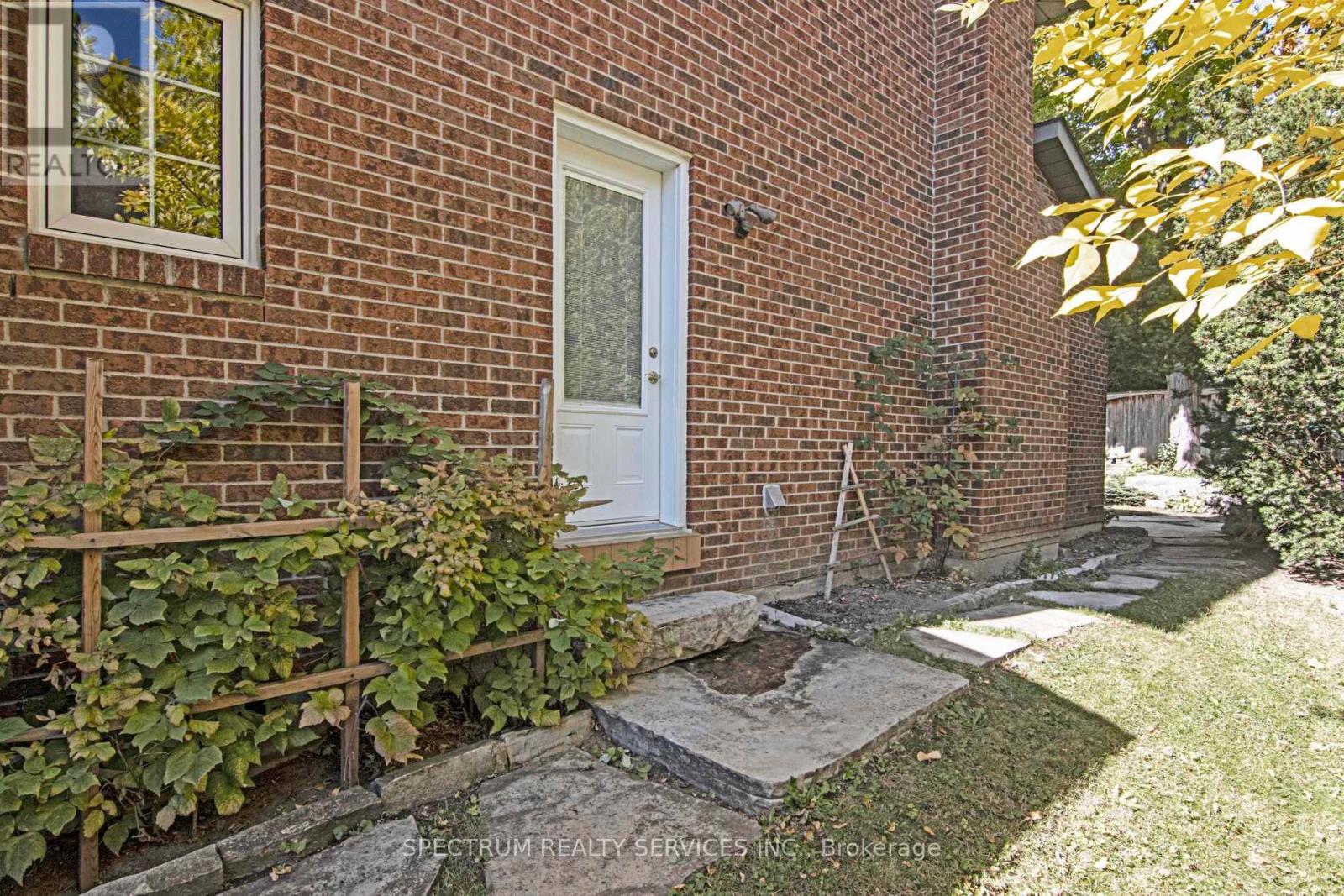 172 Charmaine Road, Vaughan, Ontario  L4L 1K2 - Photo 45 - N12545072
