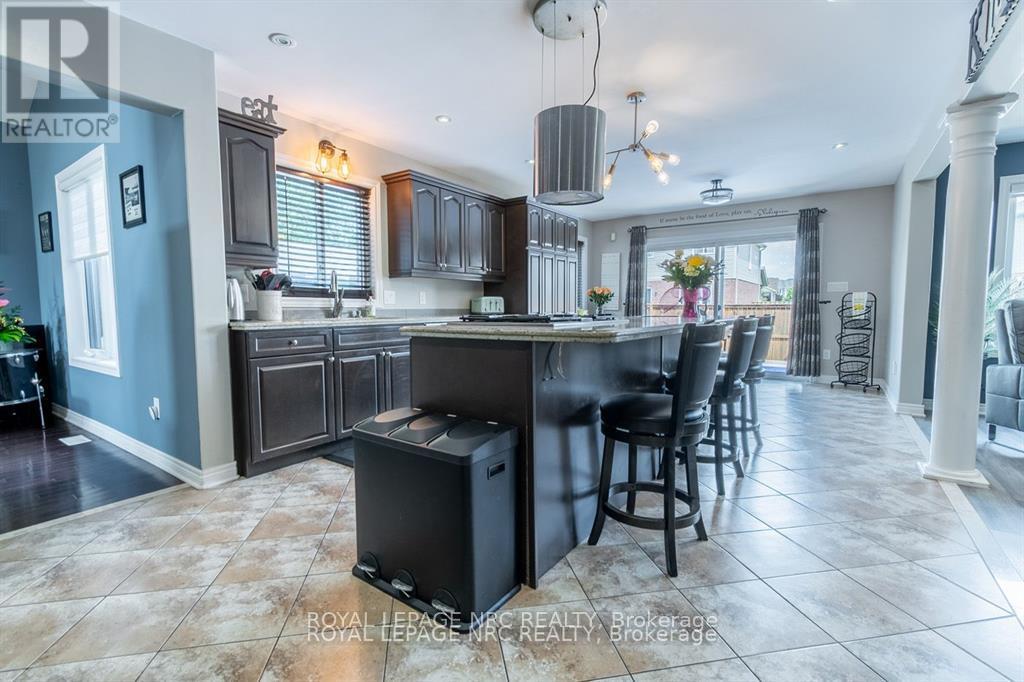 8665 Westport Drive, Niagara Falls, Ontario  L2H 0A3 - Photo 13 - X12487337