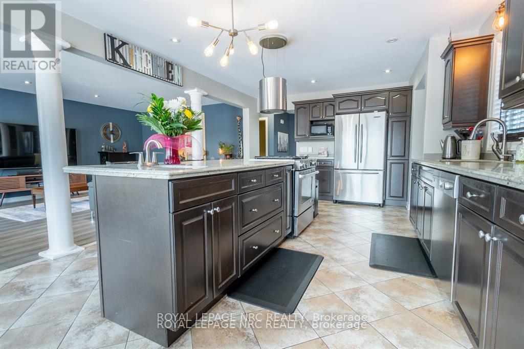 8665 Westport Drive, Niagara Falls, Ontario  L2H 0A3 - Photo 18 - X12487337