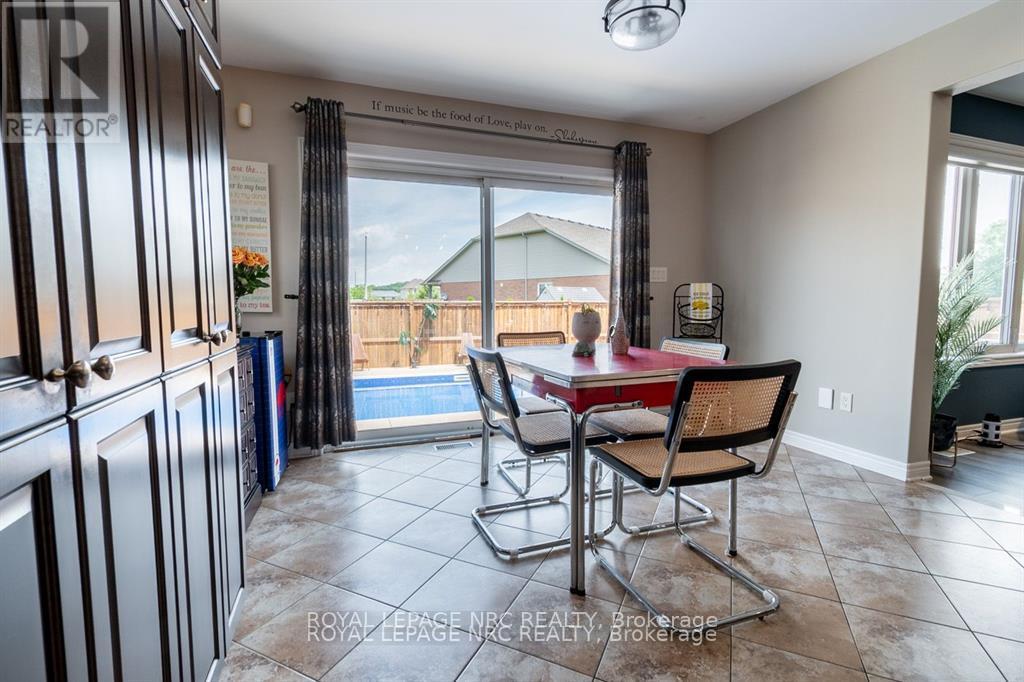 8665 Westport Drive, Niagara Falls, Ontario  L2H 0A3 - Photo 17 - X12487337