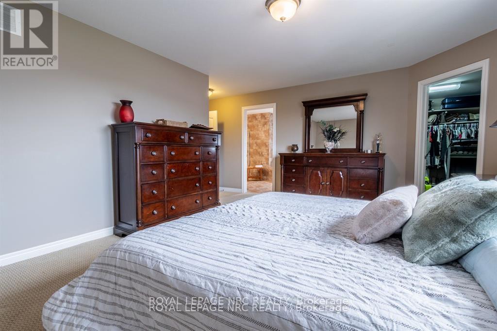 8665 Westport Drive, Niagara Falls, Ontario  L2H 0A3 - Photo 29 - X12487337